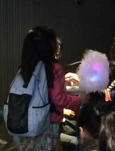 株式会社ALBAの光るわたあめがすみだ水族館で利用