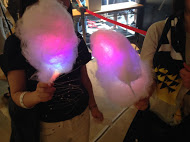 光るわたあめをFlash cotton candyがバズフェスでイトおかしとしてで販売しました